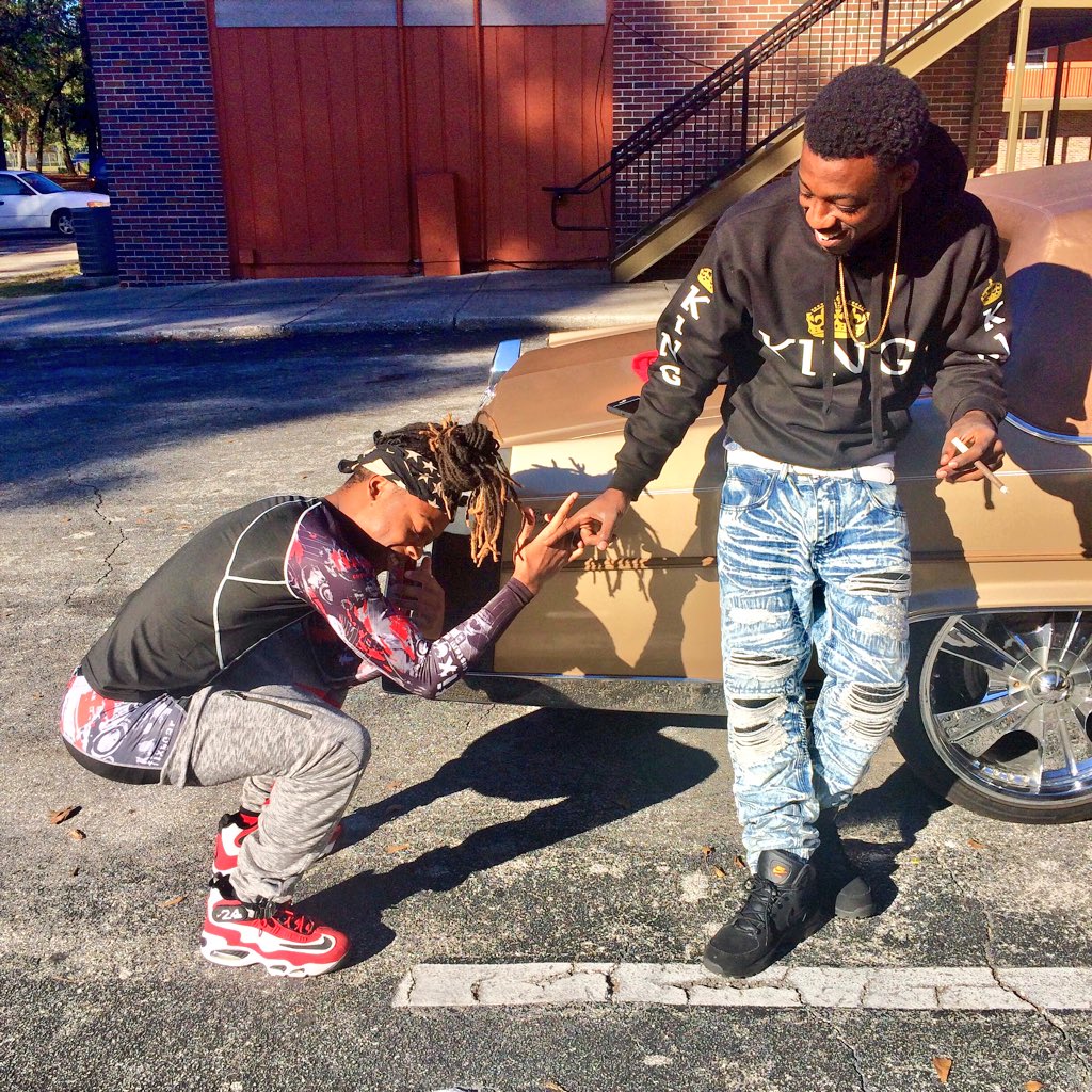 DoVisuals352 tweet picture