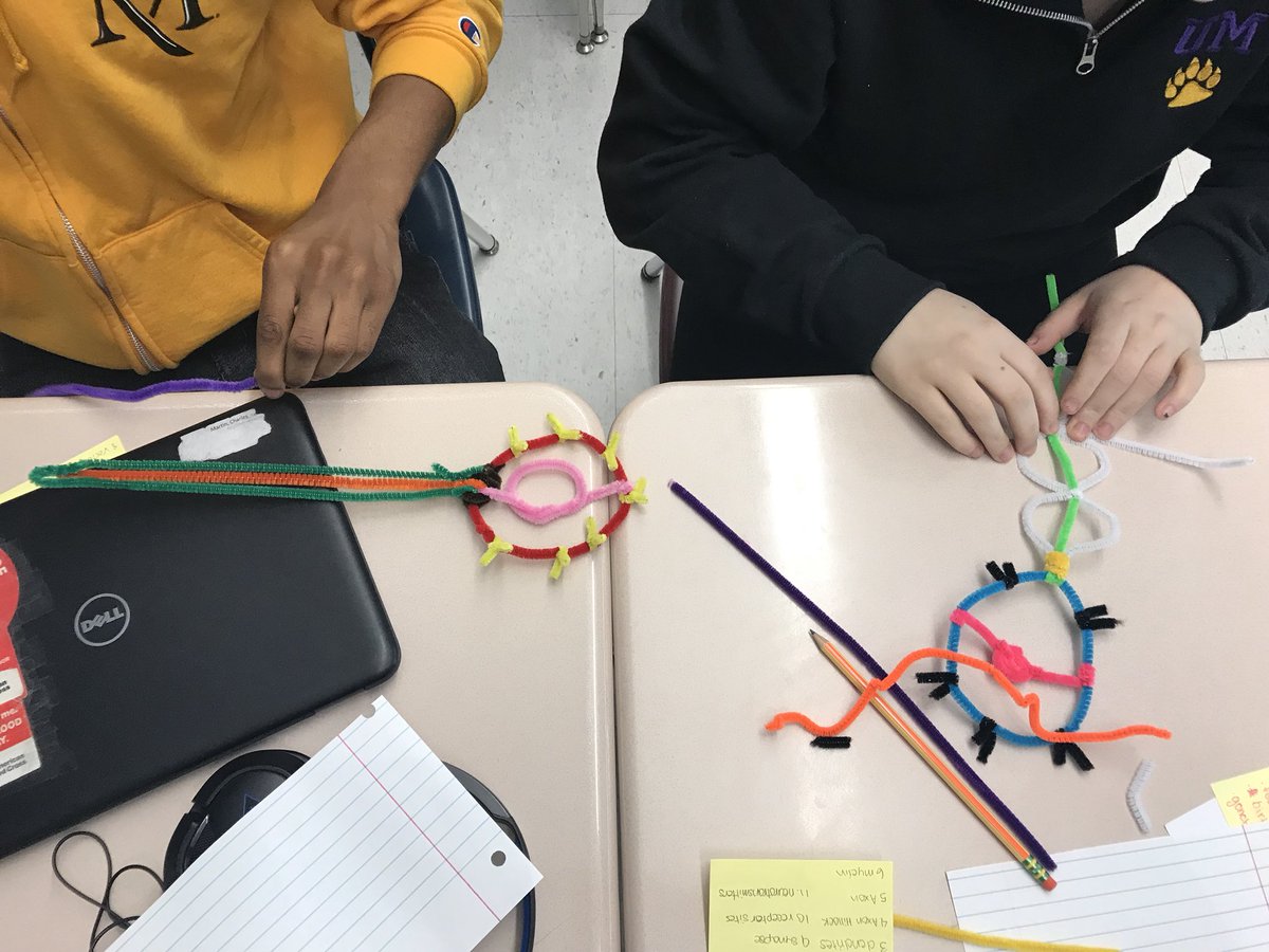 SLCarr0129's tweet photo. Creating neurons in General Psychology class #UMLearns #creativity https://t.co/KCjmN7Fhzc