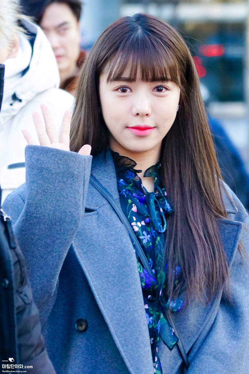 MatilDanAwa's tweet photo. 180126 KBS #뮤직뱅크 출근

#더유닛 #TheUnit #CherryOnTop
#마틸다 #MATILDA #세미

https://t.co/zdGxTL4HYR

@MTD_BOXMEDIA @OH523 https://t.co/j28FWPXiQK