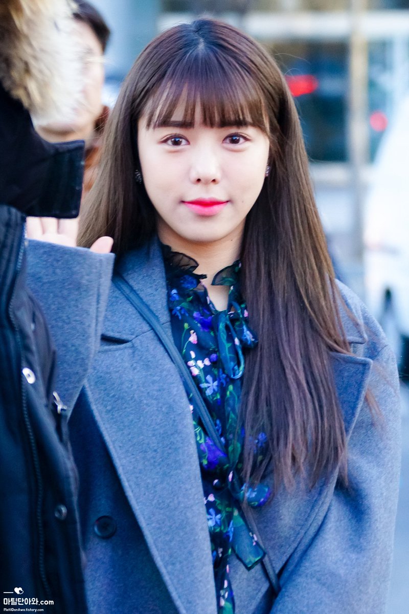 MatilDanAwa's tweet photo. 180126 KBS #뮤직뱅크 출근

#더유닛 #TheUnit #CherryOnTop
#마틸다 #MATILDA #세미

https://t.co/zdGxTL4HYR

@MTD_BOXMEDIA @OH523 https://t.co/j28FWPXiQK