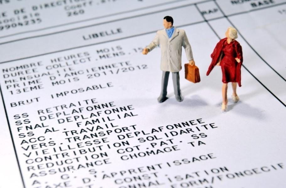 bfmbusiness's tweet photo. Quelle sera la hausse de votre salaire net sur la fiche de paye de janvier? https://t.co/5oeNCUBR9N https://t.co/lCiIBqSUVQ