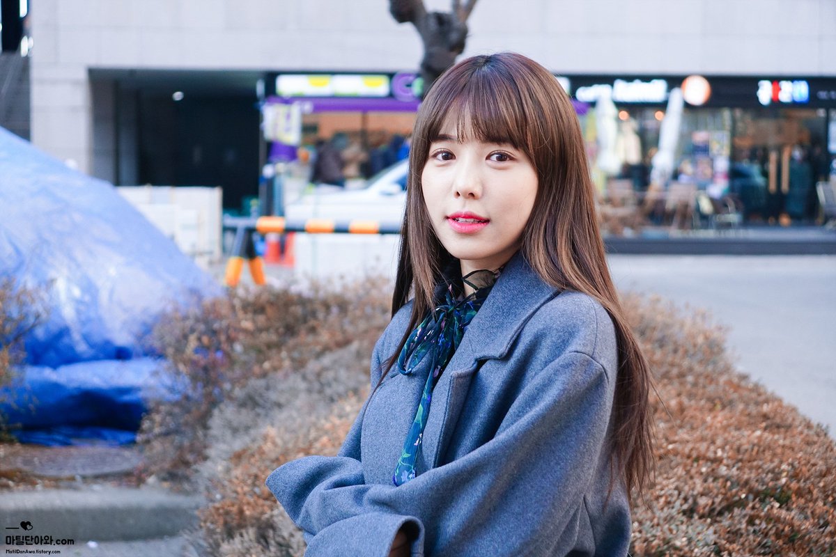 MatilDanAwa's tweet photo. 180126 KBS #뮤직뱅크 중간퇴근

#더유닛 #TheUnit #CherryOnTop
#마틸다 #MATILDA #세미

https://t.co/zdGxTL4HYR

@MTD_BOXMEDIA @OH523 https://t.co/UbYdljeY37