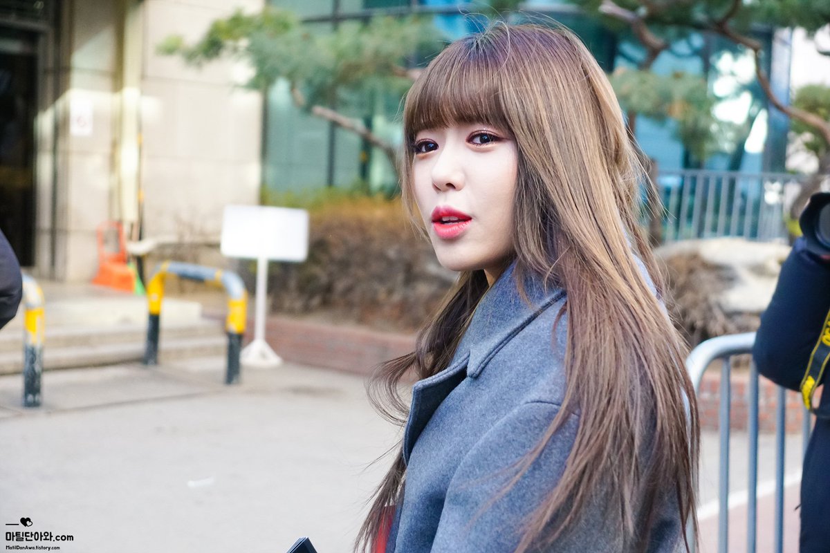 MatilDanAwa's tweet photo. 180126 KBS #뮤직뱅크 재출근

#더유닛 #TheUnit #CherryOnTop
#마틸다 #MATILDA #세미

https://t.co/zdGxTL4HYR

@MTD_BOXMEDIA @OH523 https://t.co/i8O1SN0esZ