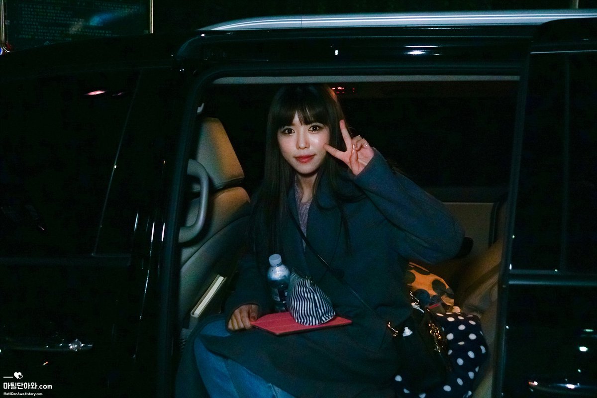 MatilDanAwa's tweet photo. 180126 KBS #뮤직뱅크 퇴근

#더유닛 #TheUnit #CherryOnTop
#마틸다 #MATILDA #세미

https://t.co/zdGxTL4HYR

@MTD_BOXMEDIA @OH523 https://t.co/qFniUbwVFK