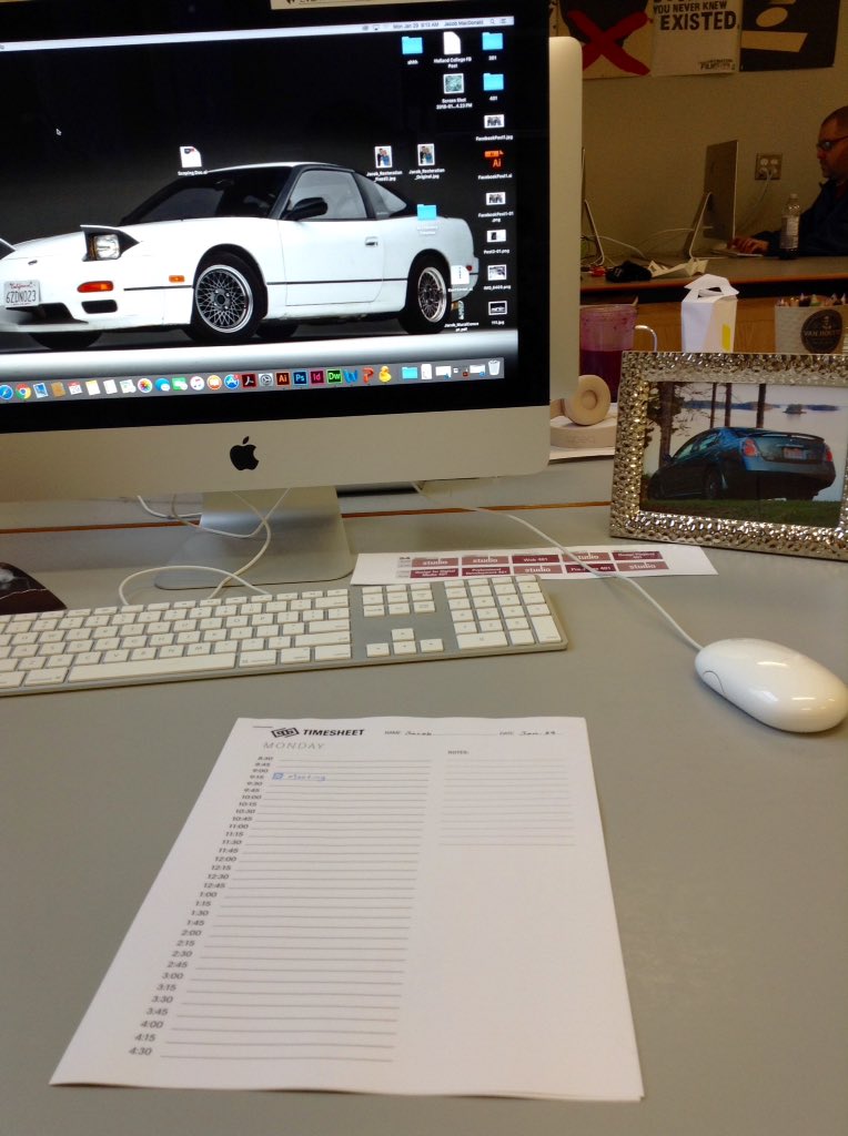 DotMacDesign's tweet photo. This is where the magic happens 🖥⌨🖨 #GraphicDesign #GraphicDesigner #MondayMotivation https://t.co/YWZvsmBHFY