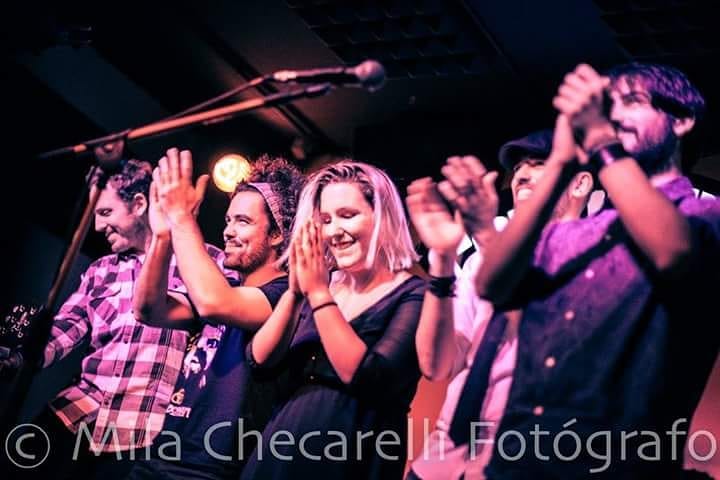 eclairemusic's tweet photo. Muchísimas gracias a tod@s los que llenásteis ayer el @Contraclub en nuestra primera vez allí con banda!! Que bolazo...nos lo hicisteis gozar mucho!! GRACIAS!! Feliz semana!! 📷 @MilaChecarelliFotógrafo
#muyagradecidos #bolazo #contraclub #éclaire #eclaire #meow #seguimosgirando https://t.co/Tun2pzclw0