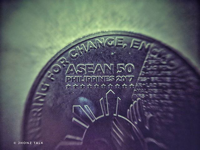 jhonztalk's tweet photo. The new 1 peso coin, is this rare?
·
·
·
·
·
#coin #collection #art #coinline #coinart #koinline #stickerline #coinrings #coins #collector #coinlineandroid #magic #coinmagic #coinslot #coinlineios #coinsbag #magician #coinporn #collectibles #collectors #vintage #vintageshop … https://t.co/FXIObdnP0A