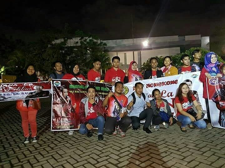 Srimuly99219634's tweet photo. #KonserDuetRomantisFildanLesti
Ayooo semangaatt buat mlf yg live studio 🤗 salam buat papah @FildanDa41  😍 https://t.co/vloMAhWYO3