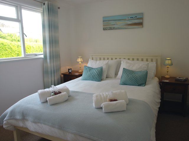 helpfulholidays's tweet photo. We're pleased to welcome 'Potters' back to HH. A detached bungalow perfect for hikers exploring the north coast of #Cornwall https://t.co/LoFUQS8kBC #Travel #Holiday #UK #Boscastle #MondayMotivation https://t.co/biepvkchyY