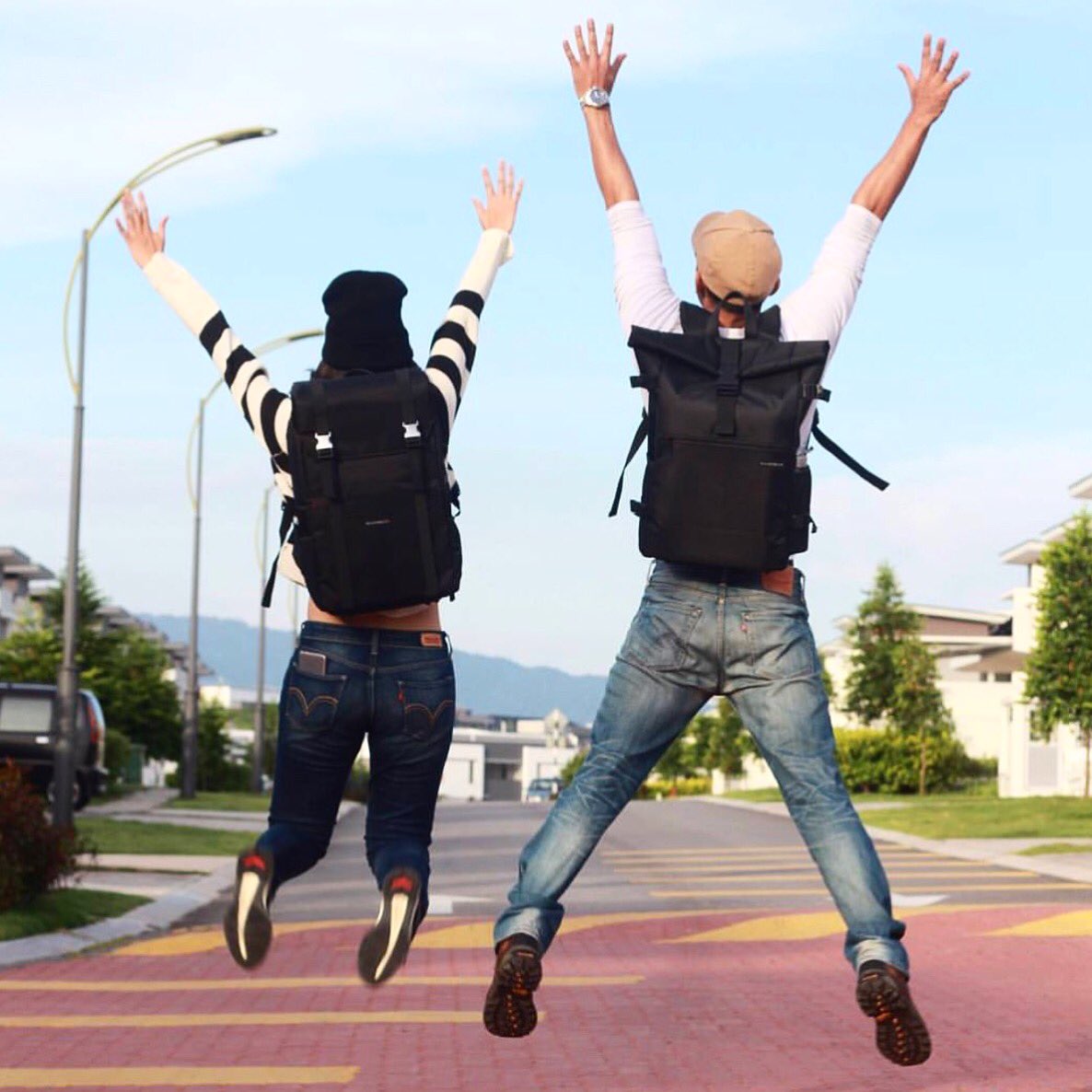 When your Monday feels like a Friday morning. We want to wake up energetic and ready to hit the ground running every day. It all starts by changing your mindset! See all the productive things you can do and create a plan to just Get... It... Done! Happy Monday Flexers! #coworking