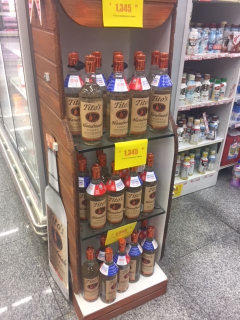 titosintl's tweet photo. From wholesale through to retail - some great Tito's displays in Punta Cana and Casa de Campo in the Dominican Republic #usvodka #craftcocktails #cornvodka https://t.co/98IpRqXFLk