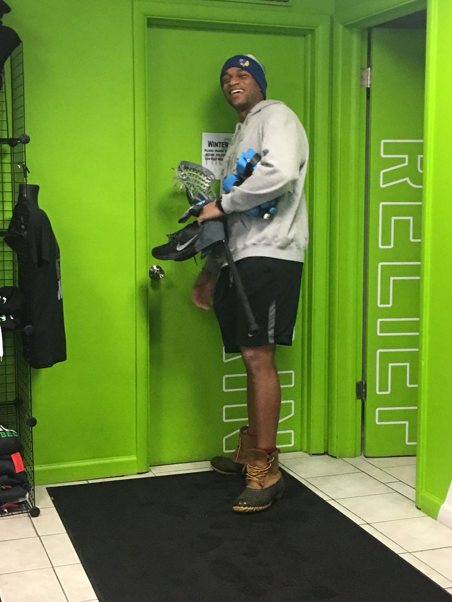 spotathletics's tweet photo. When yo live in Columbus OH and you have to be ready for snow, rain or etc. Happy Monday everyone! Let’s kill this week! #thespotathletics #spotfam #MotivationMonday #train #lacrosse #ohiomachine https://t.co/2ZTFHnxhfK