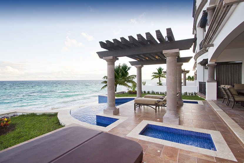 G_Residences's tweet photo. There are #ocean and #pool people, which one are you? #WeHaveBoth #GrandResidencesRivieraCancun https://t.co/Px6HvaSct2
