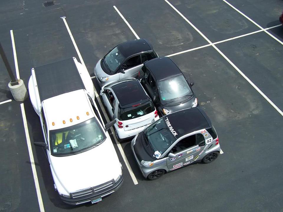 dialabattery's tweet photo. Parking geniuses!
Can you caption this image? #parking #funny #badparking #oneofakind https://t.co/kyBqLRdeVm