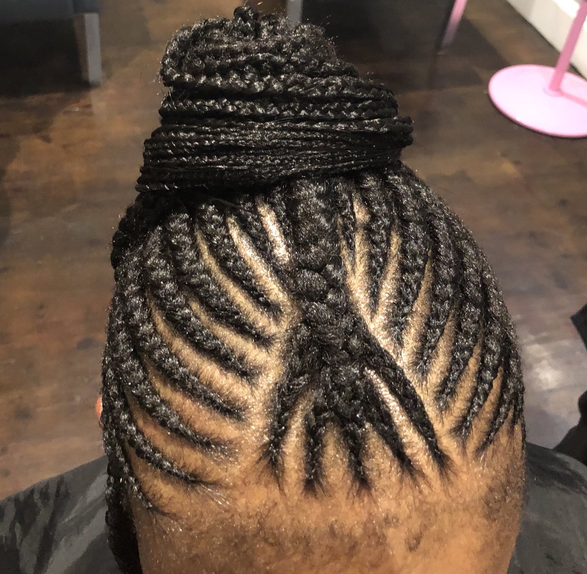 ZarLushh's tweet photo. Thanks for the visit @gaositwep 
We’re happy that you love your hair 👌🏾🙌🏾💃🏾
#BraidsByZama #Hair #Braids #BraidedHair #NaturalHair #Cornrows #HairJourney #HealthyHairJourney #Zarlush #Unisex #BeautyBar #NewBusiness #BlackOwned #SupportBlackBusiness #BlackBiz #Parkhurst https://t.co/VOVOsDEsSG