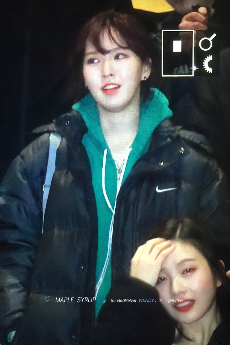 maplesyrup0221's tweet photo. 180129 coex퇴근👋🏻😚
 #웬디 #Wendy #레드벨벳 https://t.co/uZ7nw5mJrL