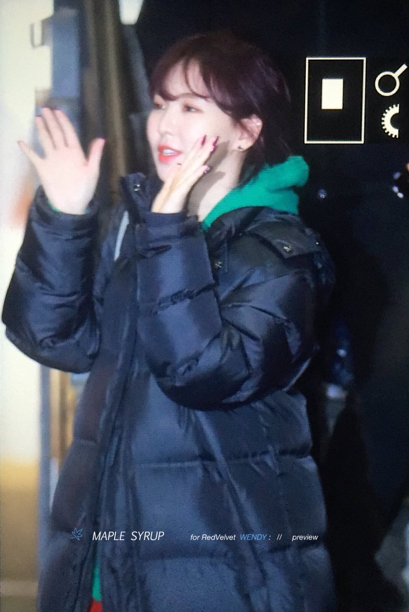 maplesyrup0221's tweet photo. 180129 coex퇴근👋🏻😚
 #웬디 #Wendy #레드벨벳 https://t.co/uZ7nw5mJrL