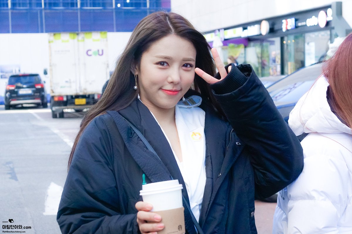 MatilDanAwa's tweet photo. 171227 #더유닛 #TheUnit 녹화 출근

#마틸다 #MATILDA #세미

@MTD_BOXMEDIA @OH523 https://t.co/A4WRYnvtSK