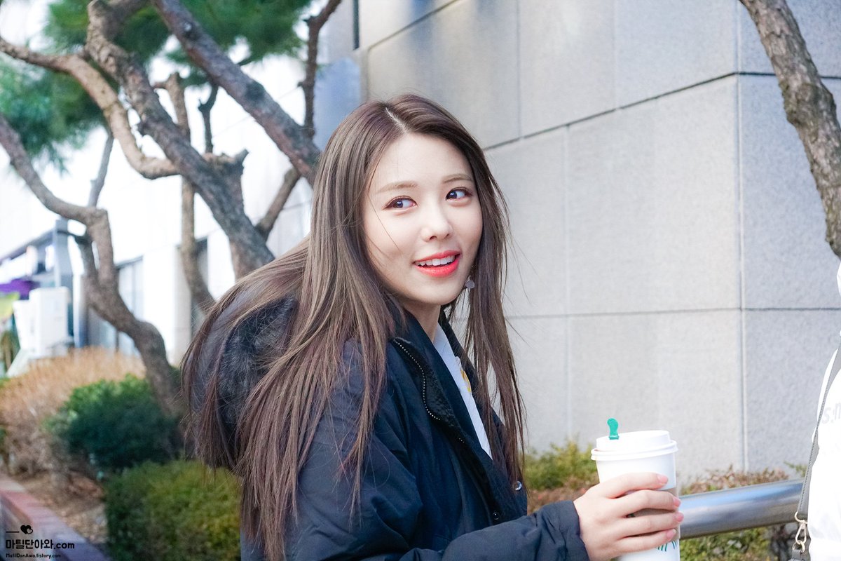 MatilDanAwa's tweet photo. 171227 #더유닛 #TheUnit 녹화 출근

#마틸다 #MATILDA #세미

@MTD_BOXMEDIA @OH523 https://t.co/A4WRYnvtSK