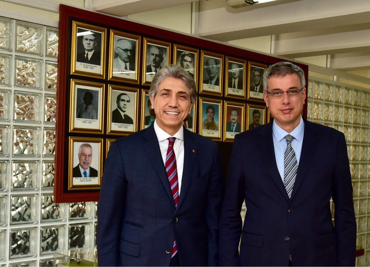 mustafademir's tweet photo. İstanbul İl Sağlık Müdürü @drmemisoglu ‘nu ziyaret ettik. 

Ardından belediyemizde Kapalıçarşı Yönetim Kurulu’nu ve Yönetim Kurulu Başkanı Fatih Kurtulmuş Bey’i ağırladık. İstanbul İl Sağlık Müdürümüze ve Kapalıçarşı Yönetim Kurulu Başkanımıza  çalışmalarında kolaylıklar dilerim https://t.co/NQIJQ4tjDl
