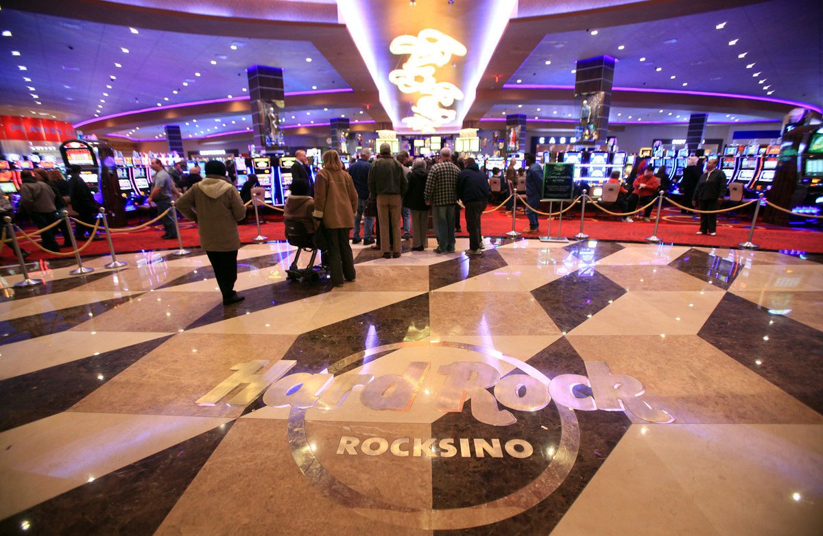 HandmadeCon's tweet photo. Sunday after Handmade Conference night is our time to let loose! Buses will take everyone 21 years+ to the Hard Rock Casino to enjoy dinner, drinks, music and slot machines! Meal is included with conference ticket. Cash bar available. https://t.co/7eyHTK9rS3