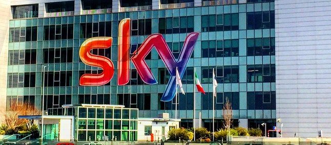 HDblog's tweet photo. Sky torna alla fatturazione mensile, confermato l'aumento dell'8,6% annuo https://t.co/907C2Kr6bV via @HDblog https://t.co/QQ8XPkNpmy