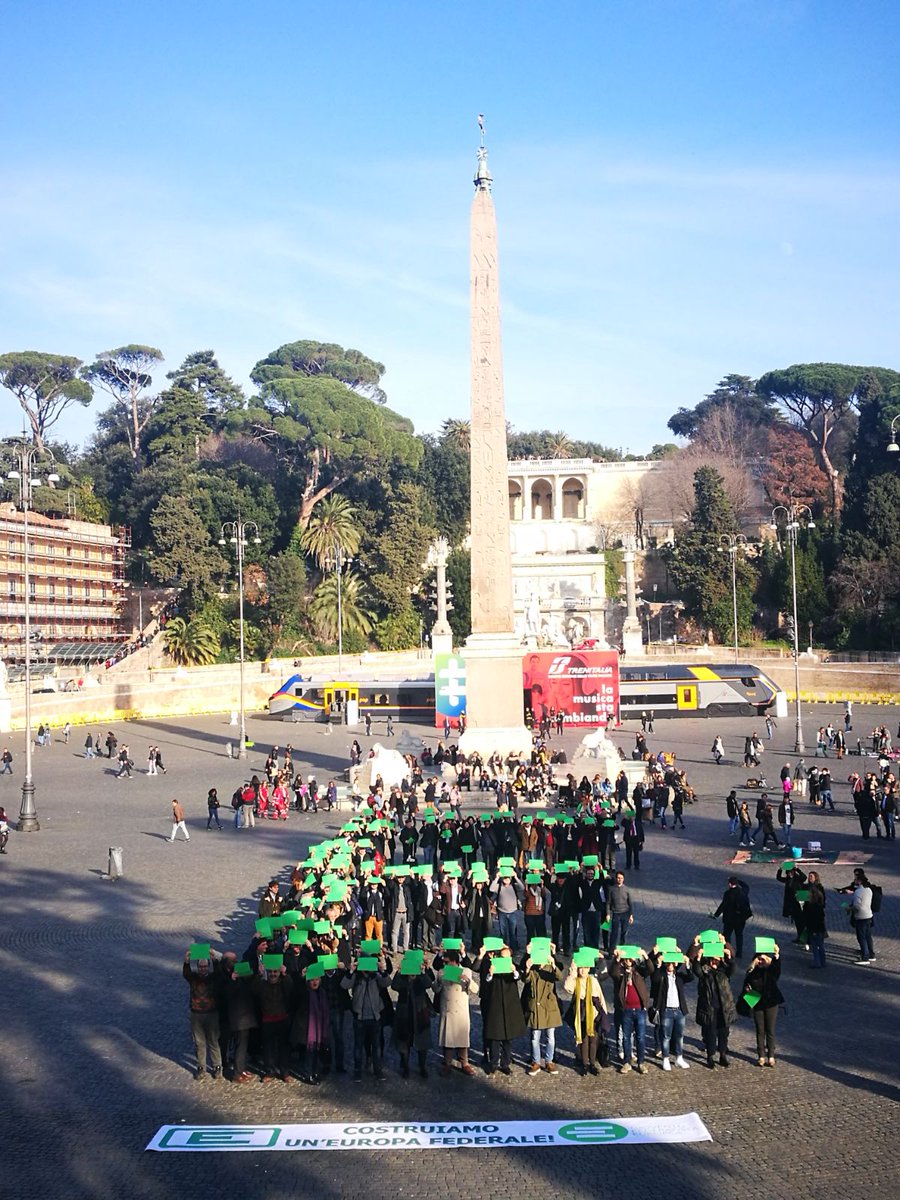 matildecer's tweet photo. Avete visto lo spettacolare flashmob in Piazza del Popolo per gli #StatiUnitidEuropa della @GFE_JefItaly durante la convenzione del @MOVFEDEUROPEO #togetherEU per un Europa #federale? https://t.co/n2whB9dSaJ Bellissimo partecipare per #OurEurope #toFedEU con #JefFamily  💚🇪🇺💚 https://t.co/oBkEj2H0Vp