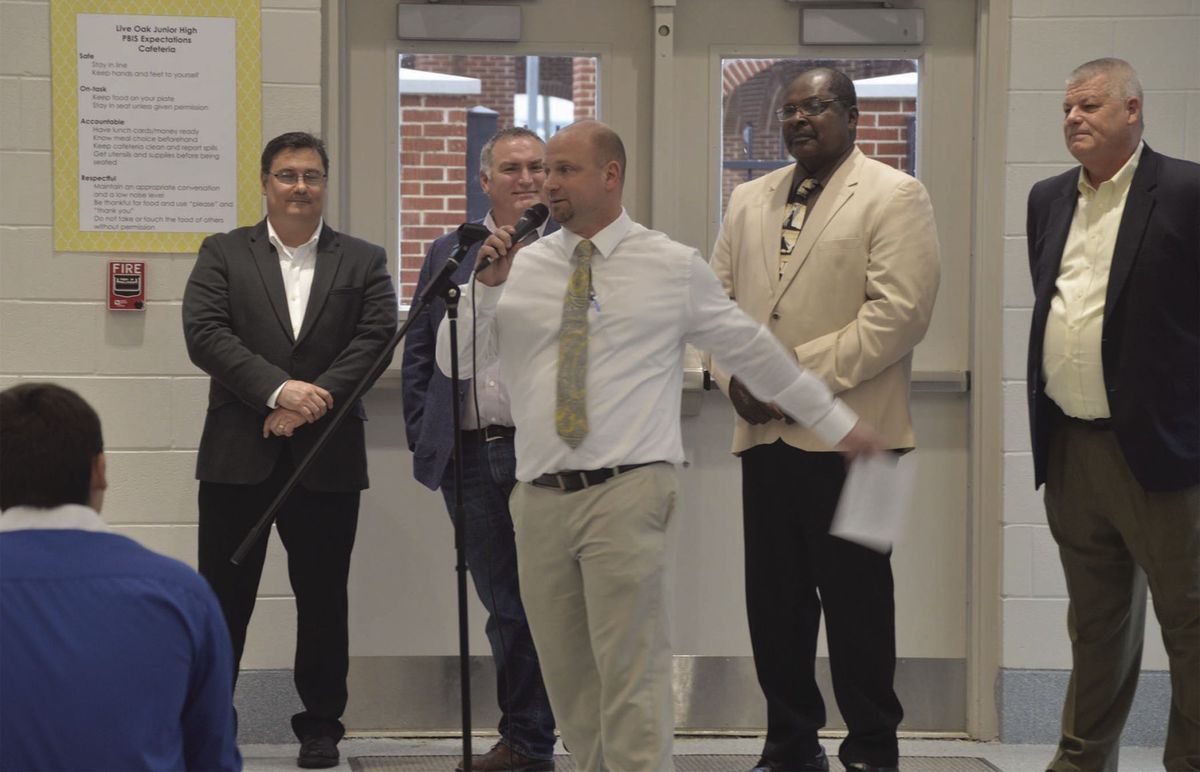 LPNews1898's tweet photo. Live Oak Junior High ribbon-cutting ceremony | Photo Gallery
https://t.co/qw6o7ZEPEh https://t.co/Ooja7xqnZz