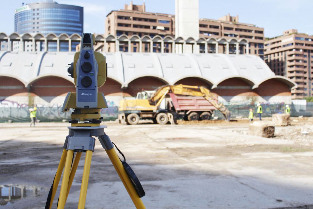 Per damunt de tots els entrebancs i les incompetències dels governs anteriors: obres escola 103 en marxa! Continuem treballant intensament per construir els que ens queden perquè tots els xiquets/es tinguen #aulesdignes