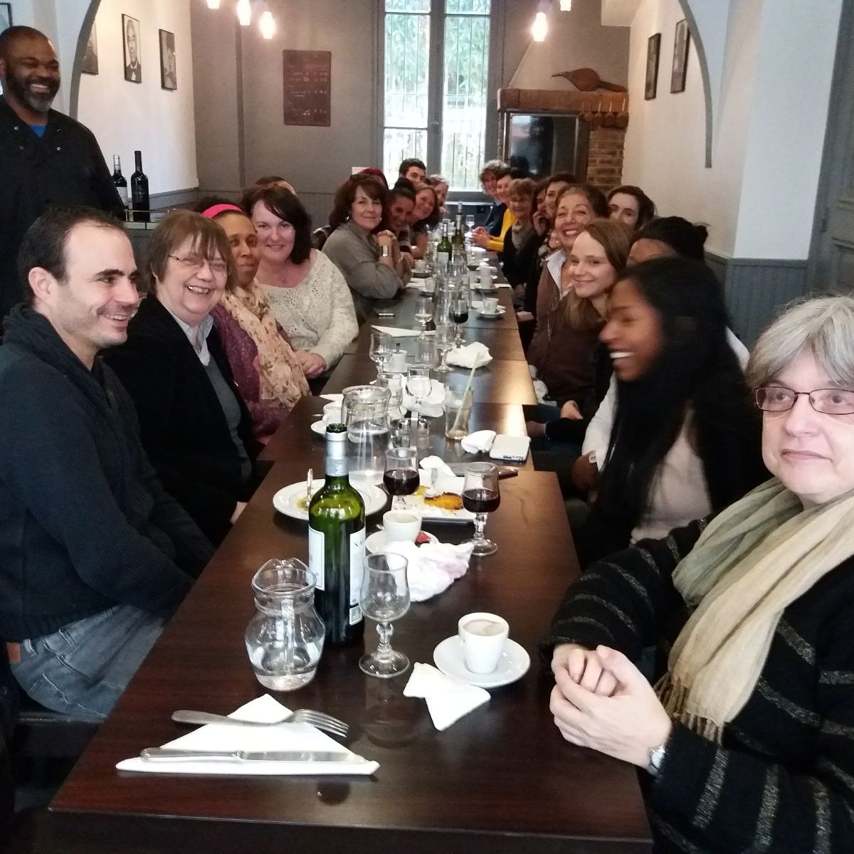 BCreole_Paris's tweet photo. Les voeux de l'hôpital Saint Joseph à #labrasseriecreoleparis et Daryl de #generationfm #GENERATIONS https://t.co/O32o2y7g7P