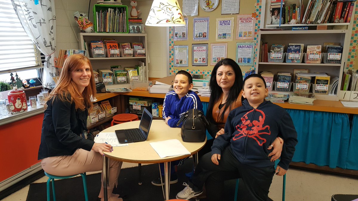 PulaskiPride's tweet photo. Parent conferences are this week: 1/29, 1/30, 1/31
Parents and teachers are working together for student success.  The importance of teachers communicating with parents and families cannot be overstated.  #PulaskiPride @MeridenK12 @mft1478 #MeridenDLT https://t.co/TvB6Dponpo