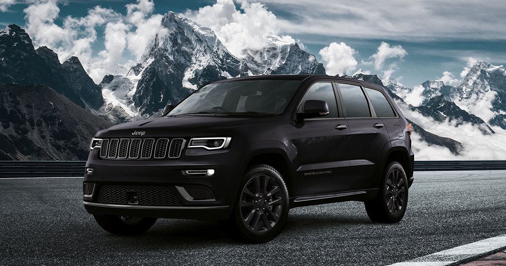 SisbarroDeming's tweet photo. Check out the stunning Blacked Out Jeep Grand Cherokee S! What do you think? https://t.co/higDLhRfQl