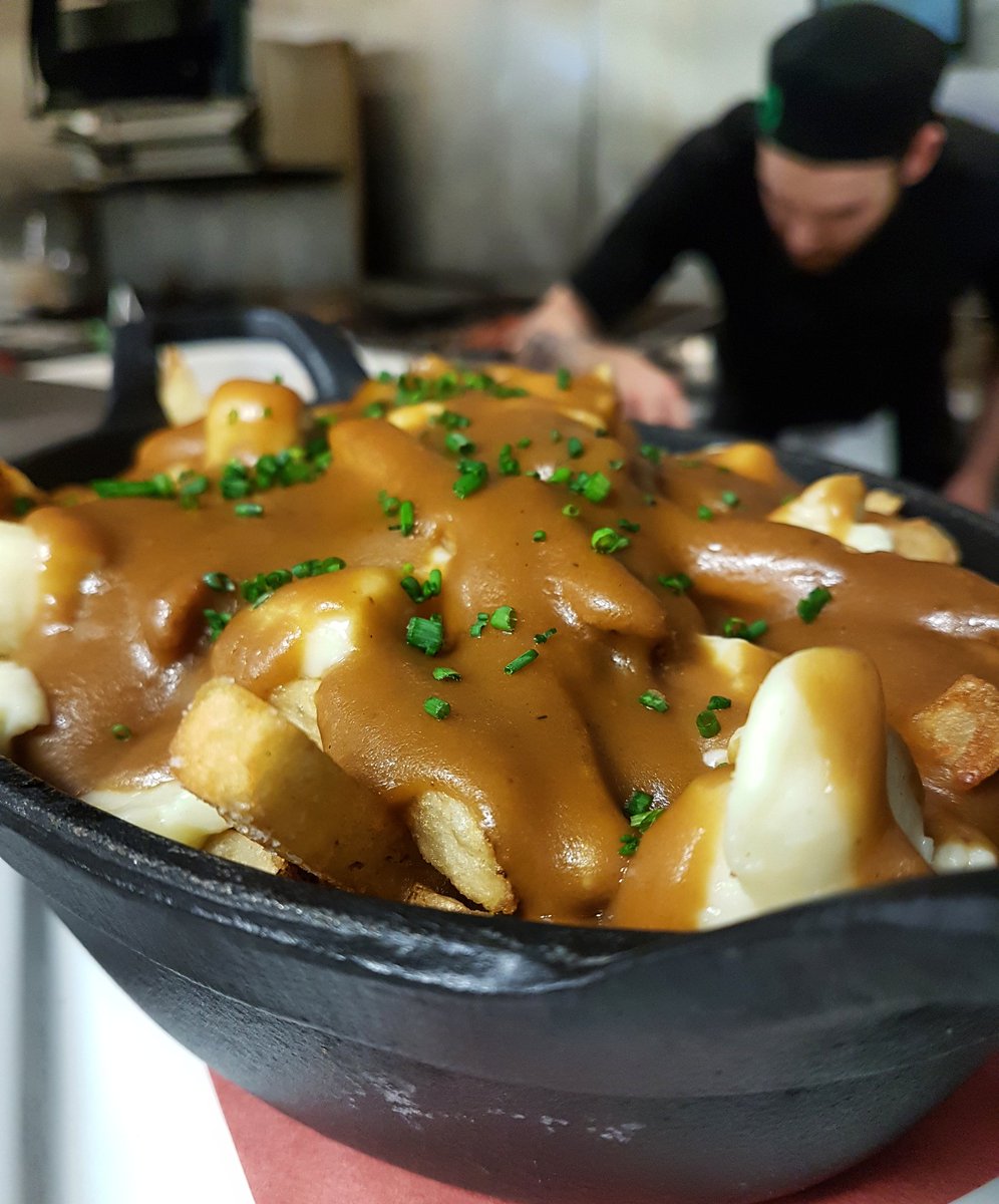 BeertownPublic's tweet photo. Cold, snowy days call for a beer and this Certifiably-Canadian dish! 🇨🇦 Featuring crisp fries and melty cheese curds all smothered in gravy... what more do we need?! #BeertownEats #Poutine #CanadianPoutine #OhCanada #SnowDay https://t.co/sIBqhB4hWQ