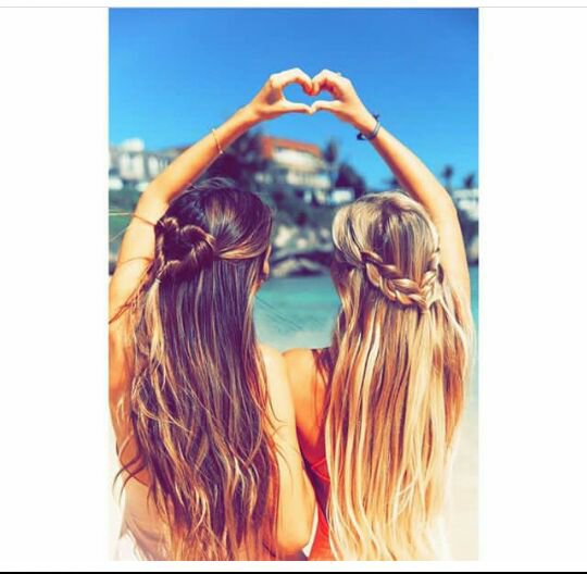 R5Q__'s tweet photo. سيرسل الله من يصنع من أقل اﻷشياء سعادة
ثم يخبئها في جنبات قلبك #فوفو_الحب💗

#110 🎈🌸
@lraq_f https://t.co/E7bo2FAzn3