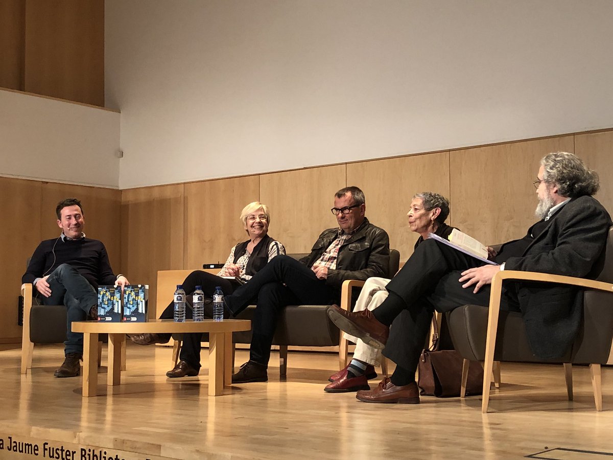 .<a href="/sabuesomartin/">alex martin escriba</a> conversa amb Maria Antònia Oliver al voltant de ‘Lònia Guiu’, personatge creat per l’escriptora #BCNegra18