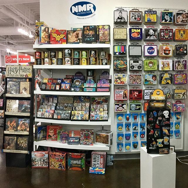 Aquarius_EMI's tweet photo. We can walk and chew gum. Day 2 at the Las Vegas Market (C1090). Busy, Busy, Busy. Thank you Bob Ross. #nmrdistribution #annemcgilvray #lasvegasmarket #bobross https://t.co/uzeHqYIiCO https://t.co/CO04jMPU5A