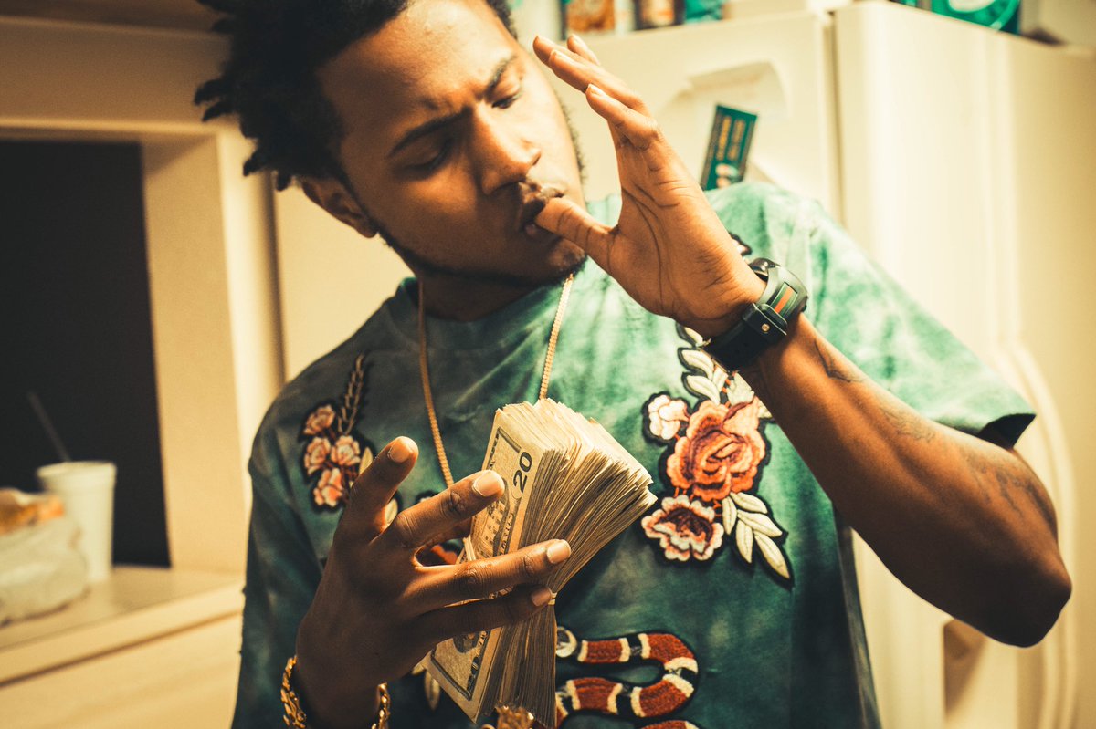 KGleesh's tweet photo. Young nigga tryna see how this cash taste 🅱️💰🌍 “Statements” #offial #musicvideo OTW #tampa #florida #unsignedartist https://t.co/3YSnXqeDNU