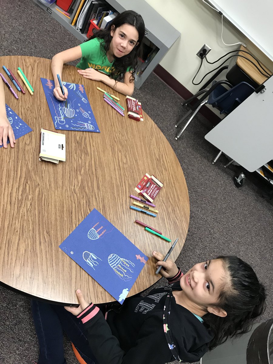 LABridgeford3's tweet photo. We learned about line and color in art today and created these beautiful jellyfish drawings #GFArtistProg #gfpsla https://t.co/eC3mcLBh2Y