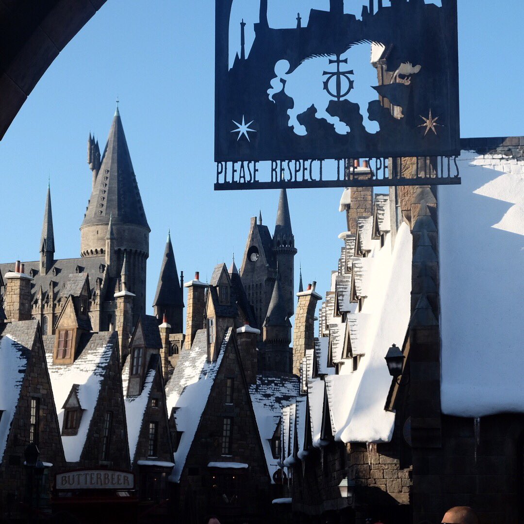LoovusCo's tweet photo. JUNŌ here, nothing ignites the fires of #wonder &amp; #creativity like an adventure through #Hogsmeade, #Hogwarts &amp; #Diagon Alley.
.
.
#art #photography #universalstudios #harrypotter #design #magic #witch #fantasy #vacation #florida #orlando #lifestyle #travel #nature #city #urban https://t.co/FAi71HzSJw