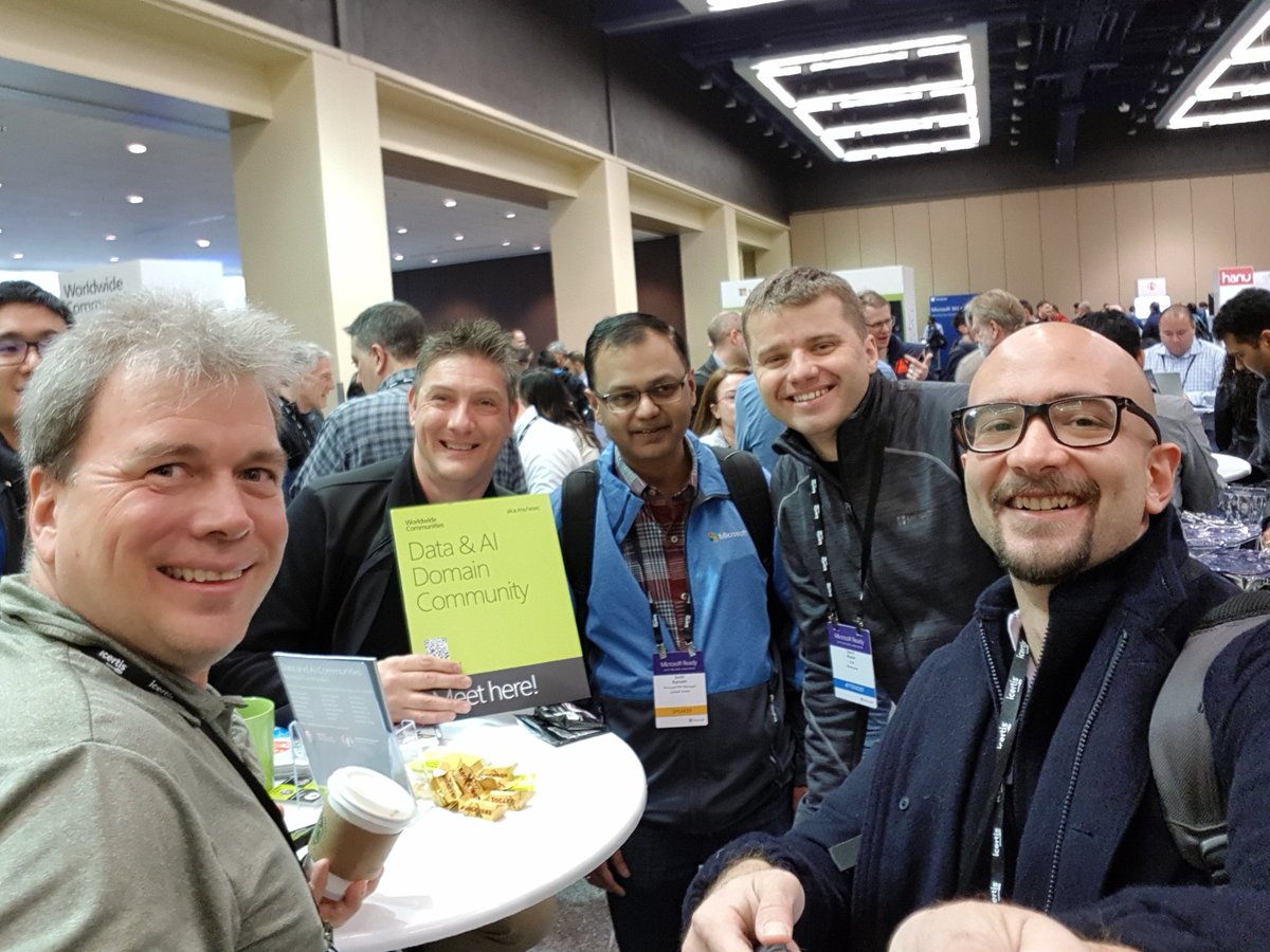 _mFouad's tweet photo. #MSReady #AzureDBmySQL #AzureDBPostgreSQL product group :-D https://t.co/WWBauQR3y9