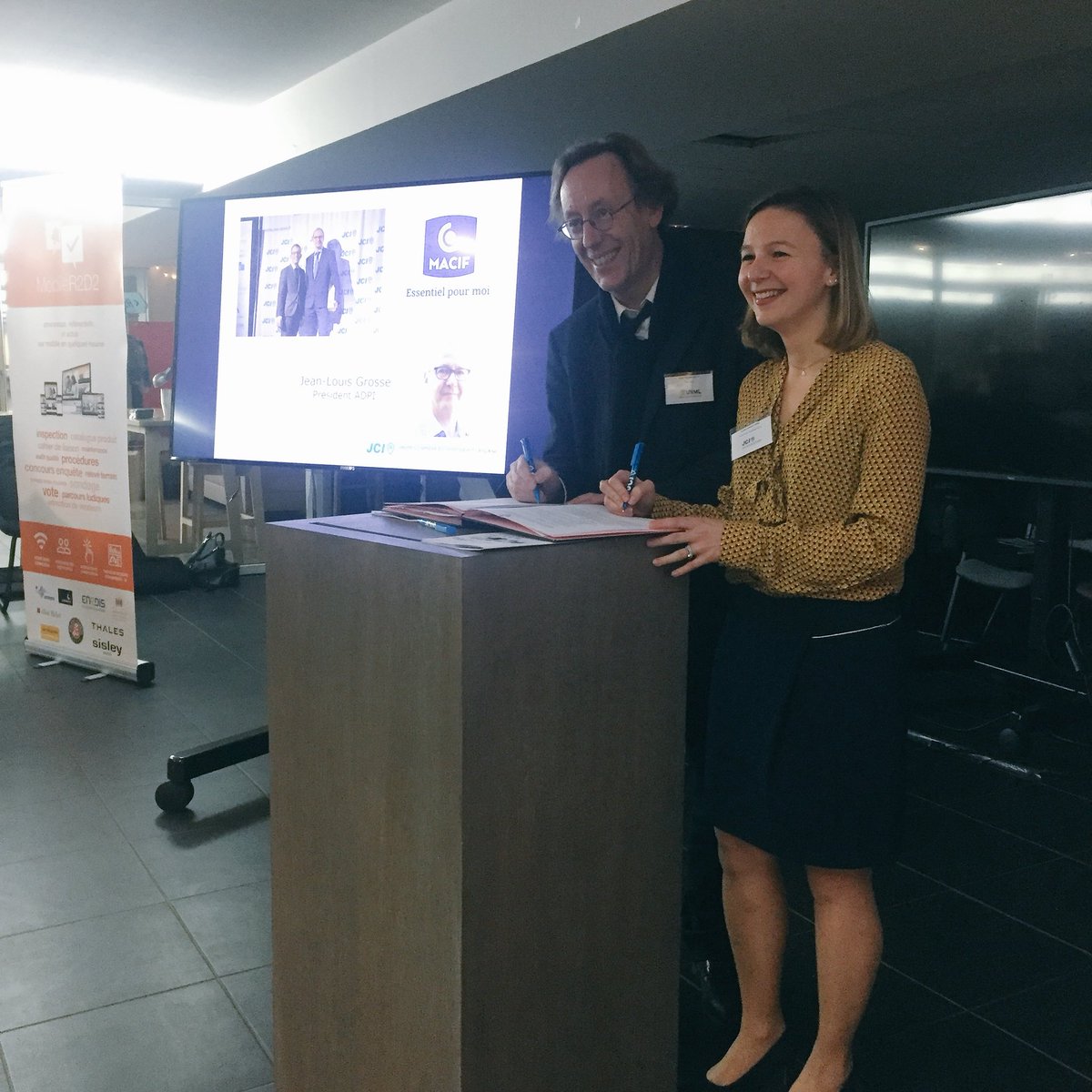 [LIVE] Signature de 2 nouveaux partenariats ambitieux: <a href="/JCE_France/">jce_france</a> s’unit à <a href="/vendredi_cc/">Vendredi</a> et à l’<a href="/UNmissionlocale/">UNML</a> ! L’engagement est au cœur des préoccupations sociales, 2 acteurs forts pour agir 🚀