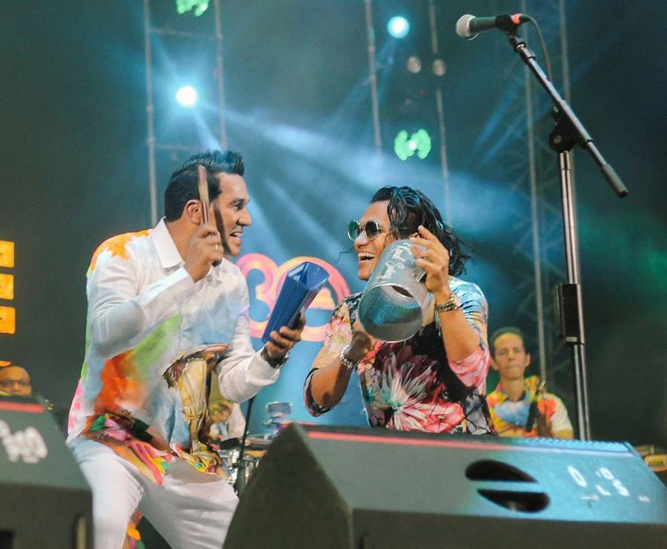 Sinlimitesmus's tweet photo. #Barranquilla!!!!!!! @checoacosta &amp; @GrupoKvrass @campillokvrass @elnenecarrascal @KenelKvrass @elnenecarrascal @jonathanjaraba1 #SinLimitesMus #SinLimitesMusical https://t.co/6UcvuNZ5FR