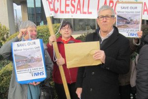 GreenCrossChem's tweet photo. Where would you go if the #Sheffield #NHS Walk-in Centre closed? #pharmacy #community #crosspool #ranmoor #oakbrook #bradway #greenhill #health #winter #111 #nhs #northerngeneral #urgentclinic #outofhours #generalpractitioner #hospital @sheffieldlpc https://t.co/SnQfePlUHx https://t.co/0gFlEAJyeg