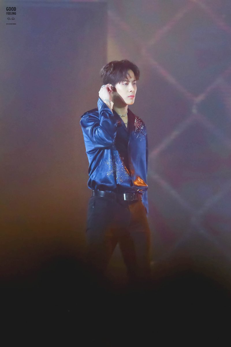 goodfeeling9496's tweet photo. 180125 SMA #JacksonWang #GOT7 #잭슨 #갓세븐 🔥🔥🔥 https://t.co/tevx6hj2jk