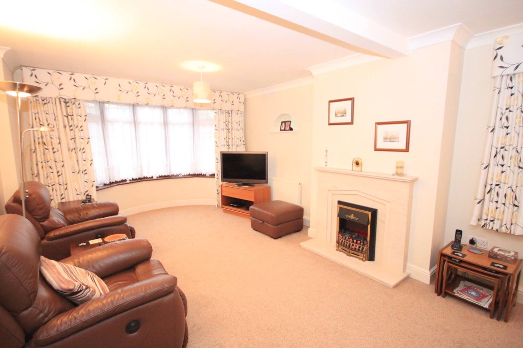 Rona Estate Agents tweet media