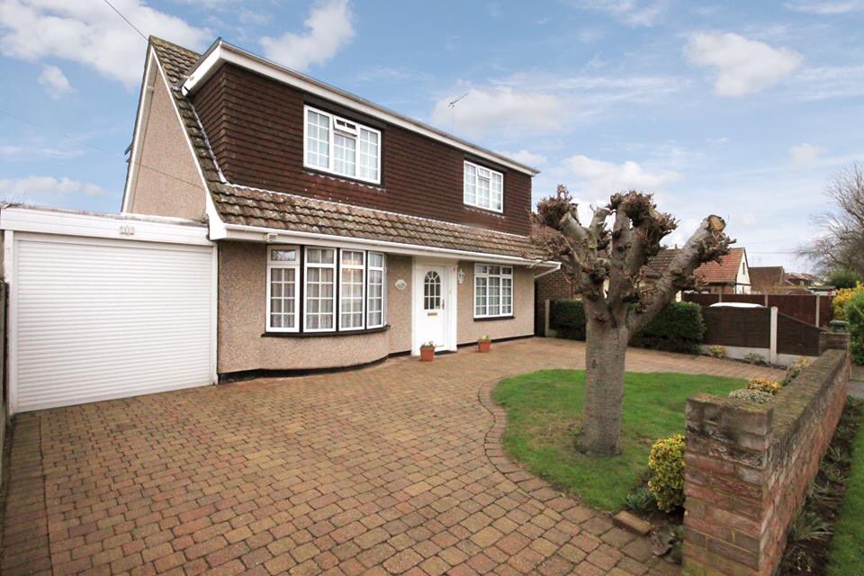 Rona Estate Agents tweet media