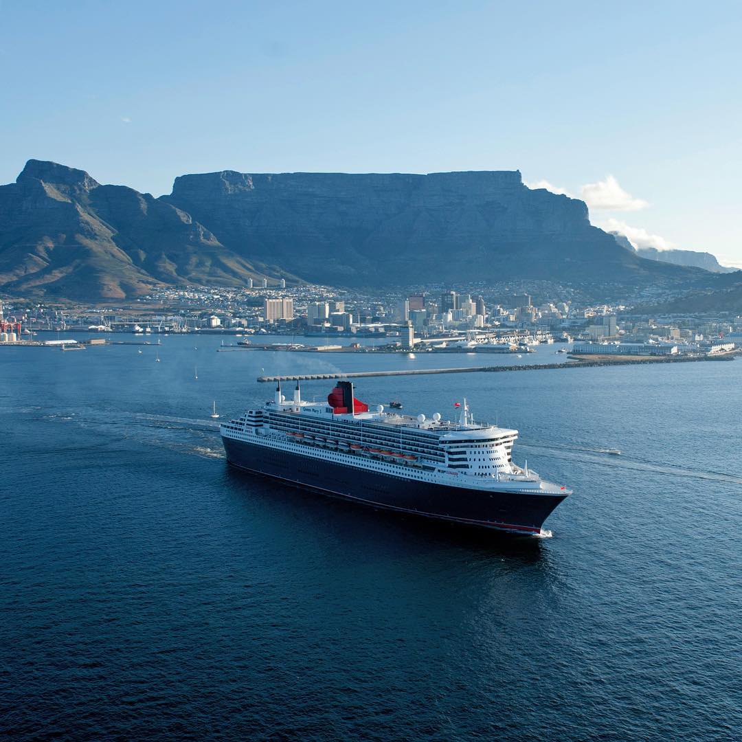The most famous ocean liner in the world Queen Mary 2 arrived in Cape Town this weekend 🙌 

Have you spotted it? #lovecapetown

Pic via <a href="/Traveller24_SA/">Traveller24_SA</a> #lovecapetown