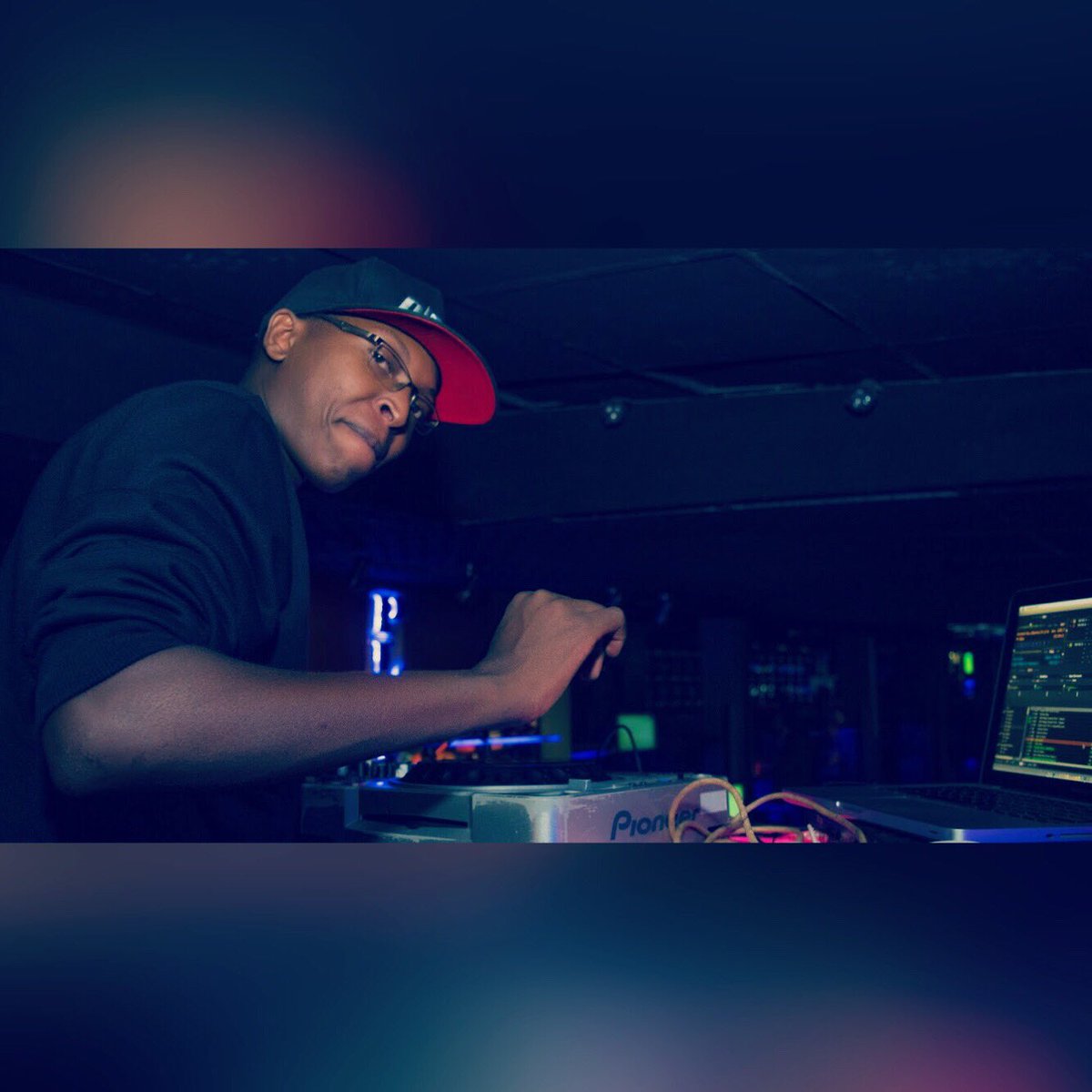 mwalye_joel26's tweet photo. 💉 Recap of some scenes from #PlaySaturday 🔥 Heavy shout to every soul that pulled thru 🙏🏾 Next Stop ✋🏾 #JamFloorFillers & #GirlsInTheCity tomorrow! #Excited 🙌🏾 https://t.co/xtTu1S7dsr