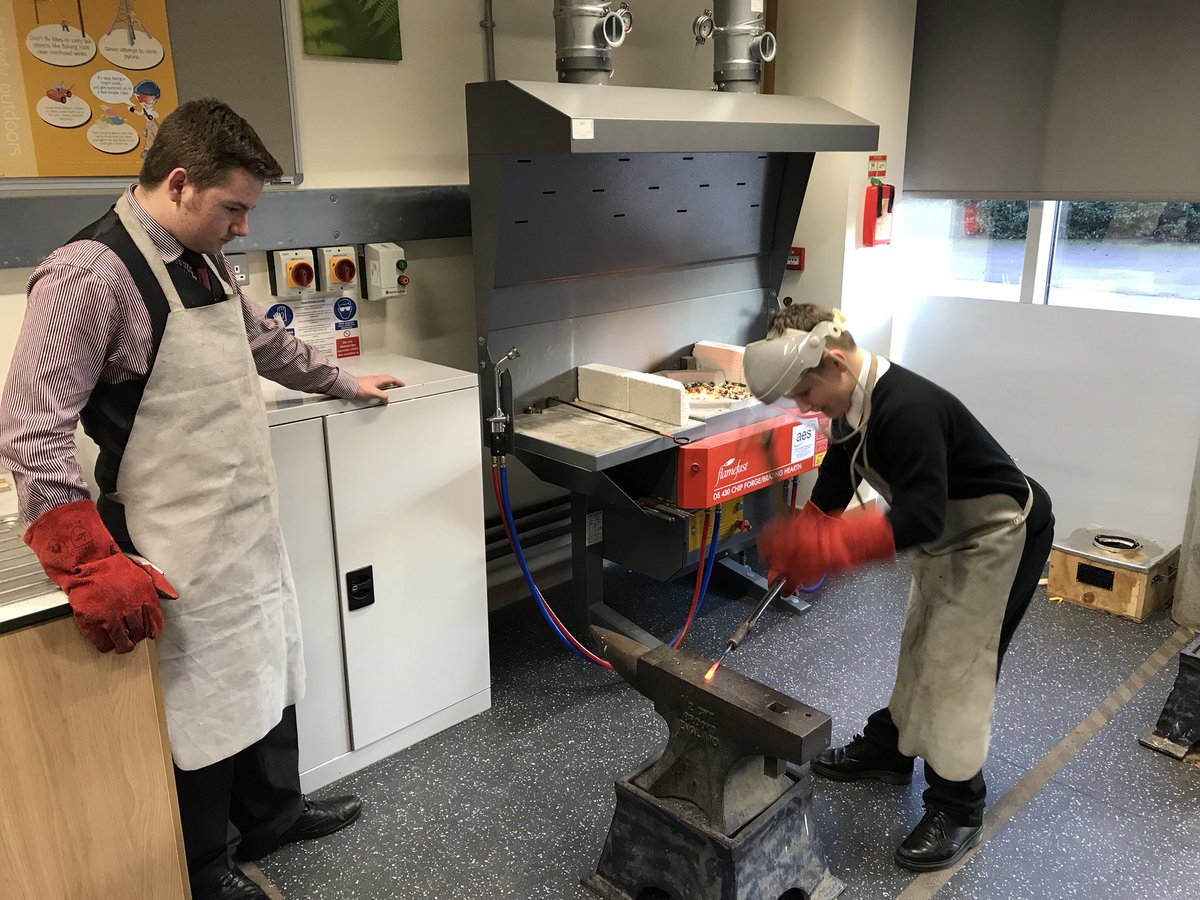 #ESJfamily learning metalwork together. Dan’s doing a great job teaching his brother how to forge. Come to next Monday’s workshop session 3-4 if you’d like a go. <a href="/ESJSixthForm/">ESJ Sixth Form</a> <a href="/EppingStJohns/">ESJ</a> <a href="/BurntMillADT/">Burnt Mill ADT</a> <a href="/WEHBMAT/">BMAT West Essex Hub</a>