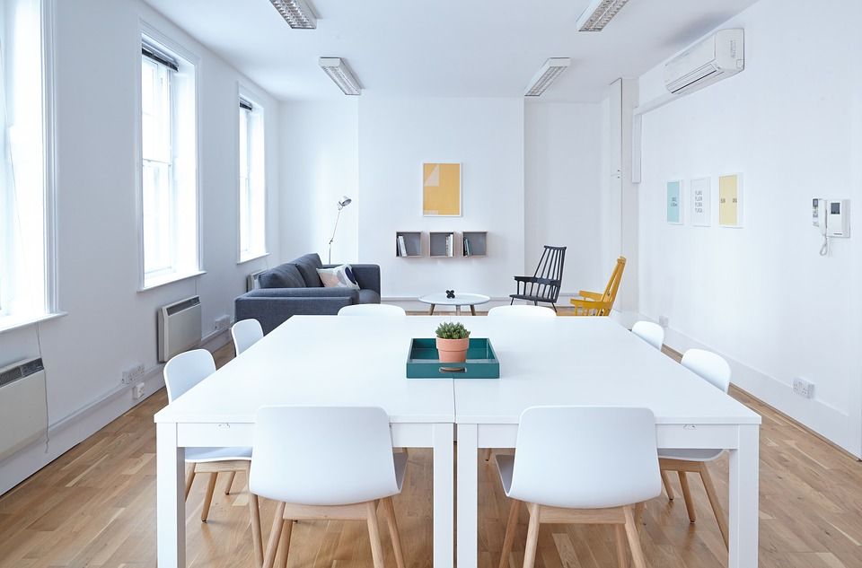 workitect_'s tweet image. I cambiamenti portati dallo #Smartworking investono anche gli uffici. 
Nasce lo stile #resimercial: il design residenziale contamina l'azienda. Ambiente accogliente e momenti di condivisione con i colleghi.
buff.ly/2nqmtrA